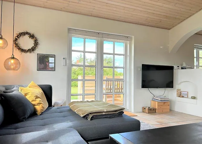 Дом отдыха 20708-ulfborg-sortebaervej-6 *